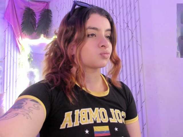 Naomy-tay1 live cam on BongaCams