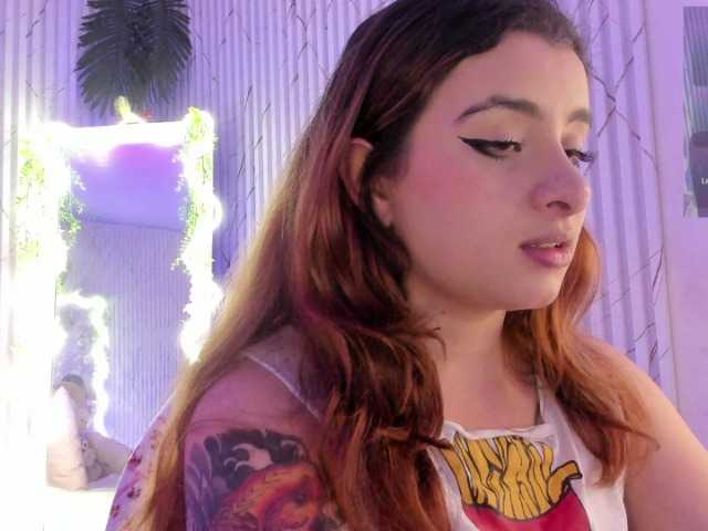 Naomy-tay1 live webcam show