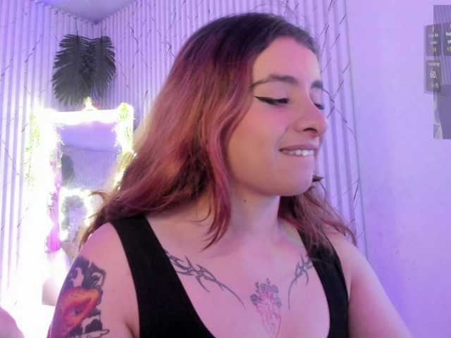 Naomy-tay1 live cam on BongaCams