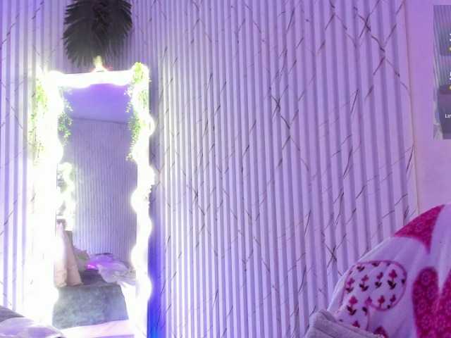 Naomy-tay1 live cam on BongaCams