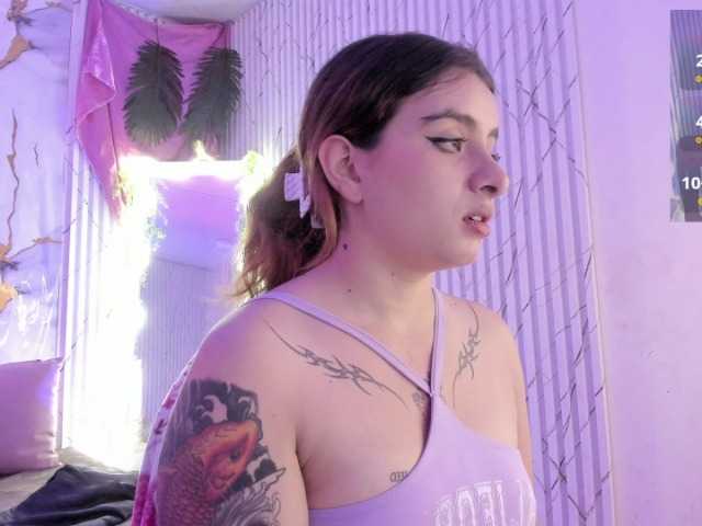 Naomy-tay1 live cam on BongaCams