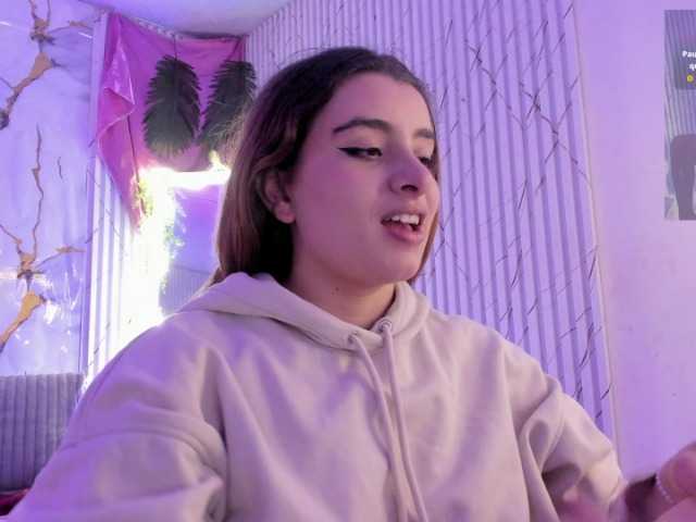 Naomy-tay1 live cam on BongaCams