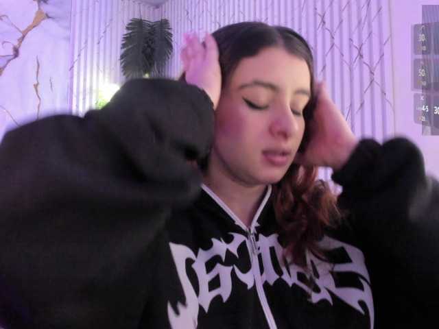 Naomy-tay1 live cam on BongaCams