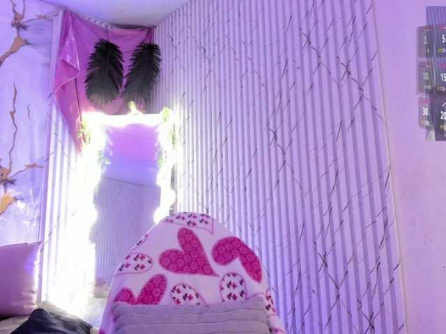 Naomy-tay1 live cam on BongaCams