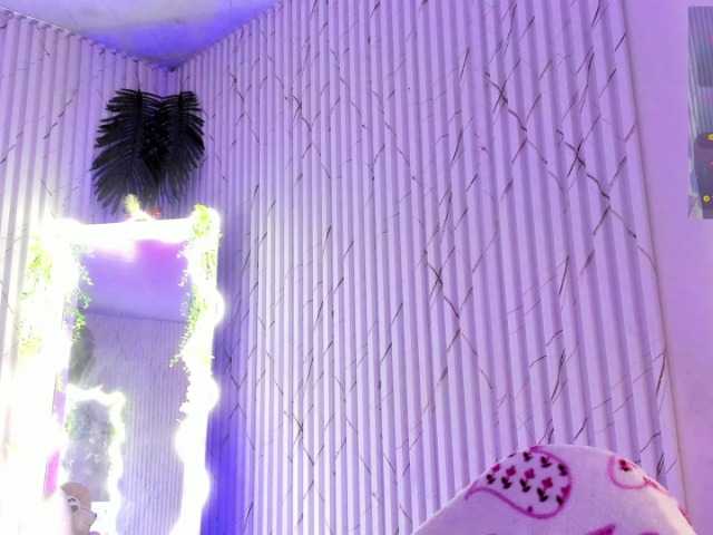 Naomy-tay1 live webcam show