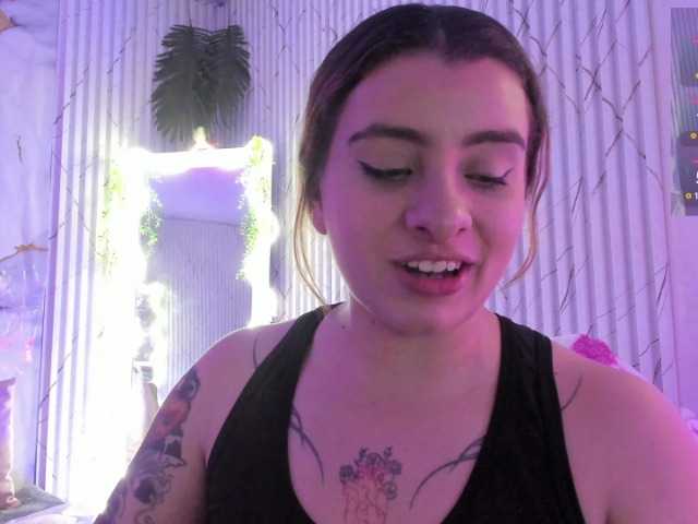 Naomy-tay1 live cam on BongaCams
