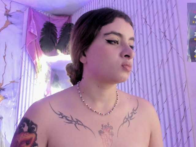 Naomy-tay1 live cam on BongaCams