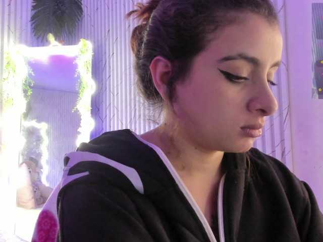 Naomy-tay1 live webcam show