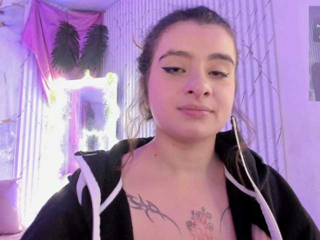 Naomy-tay1 live cam on BongaCams