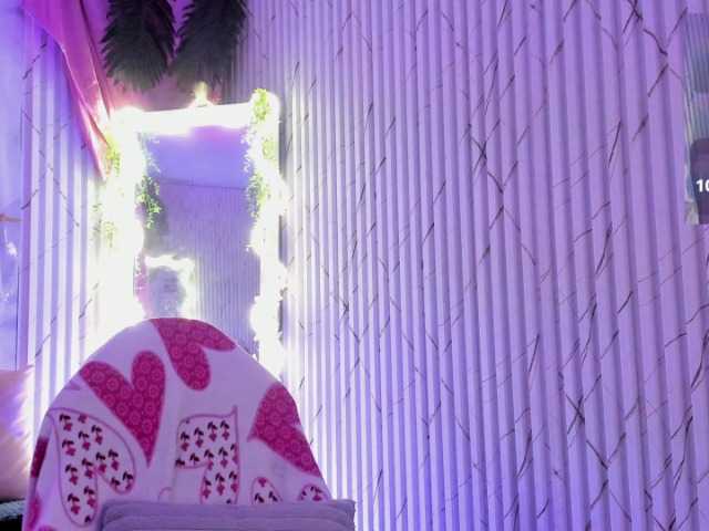 Naomy-tay1 live cam on BongaCams