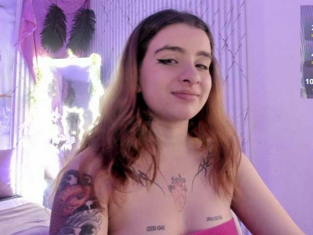 Naomy-tay1 live cam on BongaCams