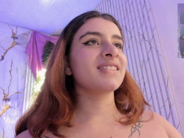 Naomy-tay1 live cam on BongaCams