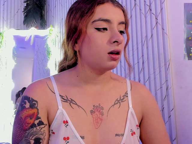 Naomy-tay1's BongaCams show and profile