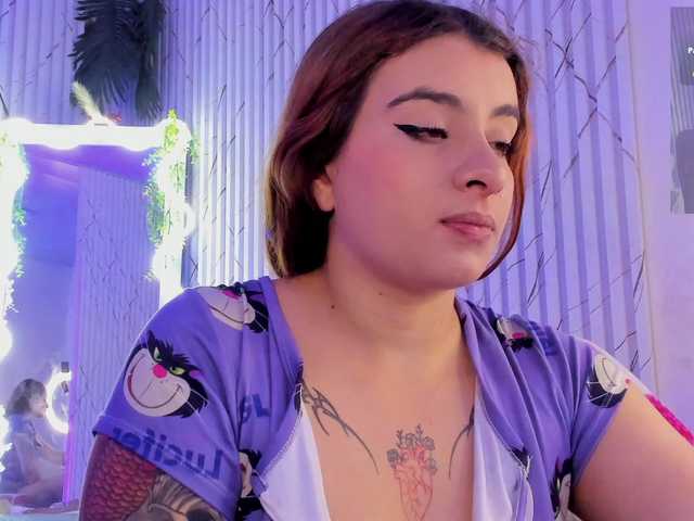 Naomy-tay1's BongaCams show and profile