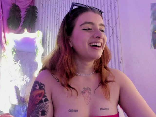 Naomy-tay1 live cam on BongaCams