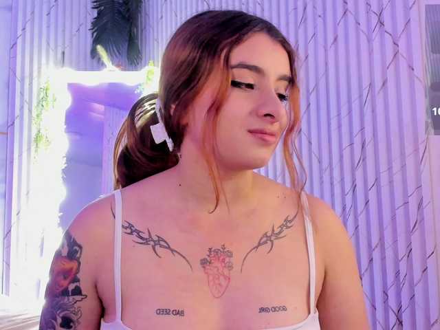 Naomy-tay1's BongaCams show and profile