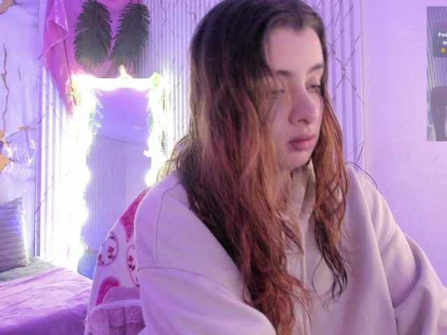 Naomy-tay1 live cam preview