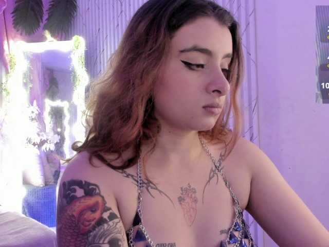 Naomy-tay1 live cam on BongaCams