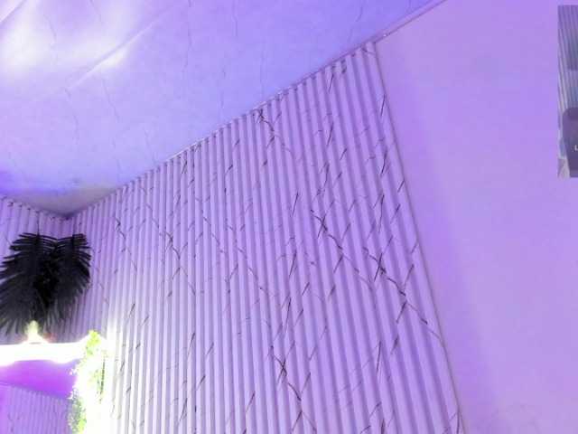 Naomy-tay1 live webcam show