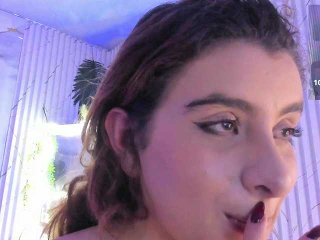 Naomy-tay1 live cam on BongaCams