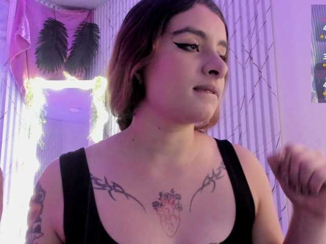 Naomy-tay1 live cam on BongaCams