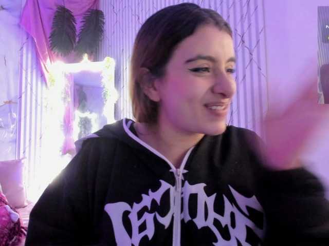 Naomy-tay1 live cam on BongaCams