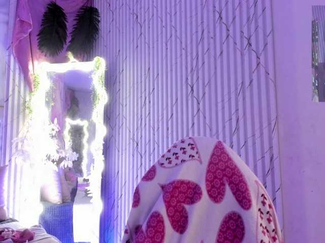 Naomy-tay1 live cam on BongaCams