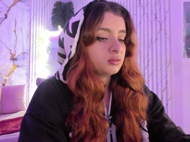 Naomy-tay1 live webcam show