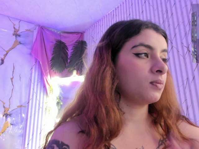 Naomy-tay1 live cam on BongaCams