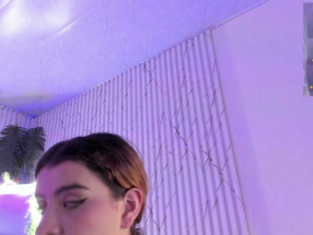 Naomy-tay1 live webcam show