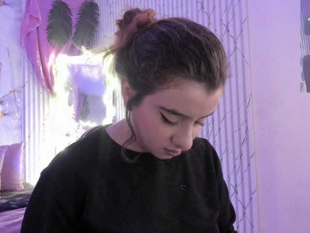 Naomy-tay1 live cam on BongaCams