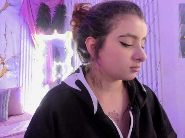 Naomy-tay1 live cam on BongaCams