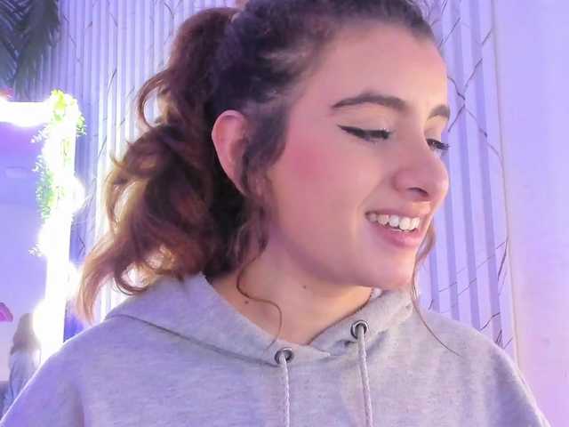 Naomy-tay1 live cam on BongaCams