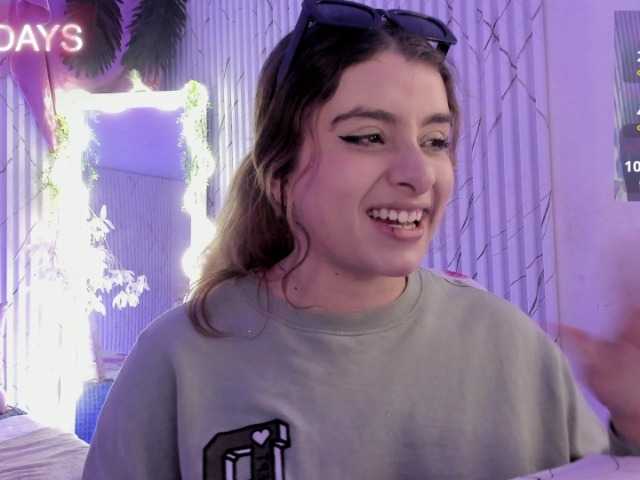 Naomy-tay1 live cam on BongaCams