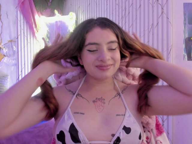 Naomy-tay1 — live female cam