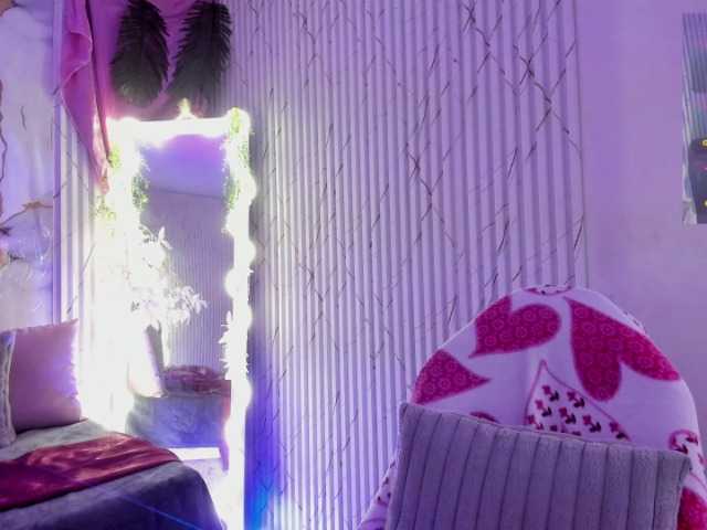Naomy-tay1 live cam on BongaCams