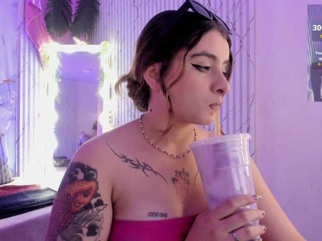 Naomy-tay1 live cam on BongaCams