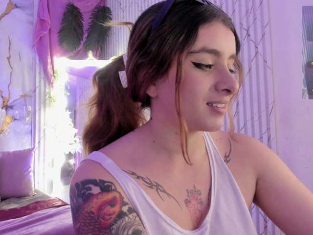 Naomy-tay1 live cam on BongaCams