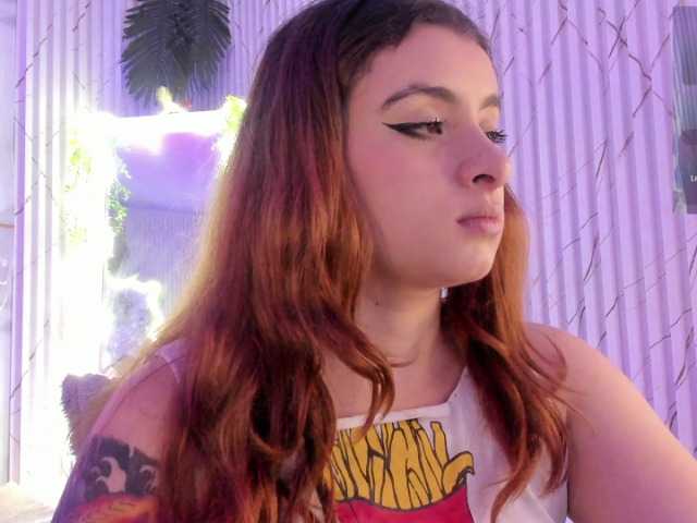Naomy-tay1 live webcam show
