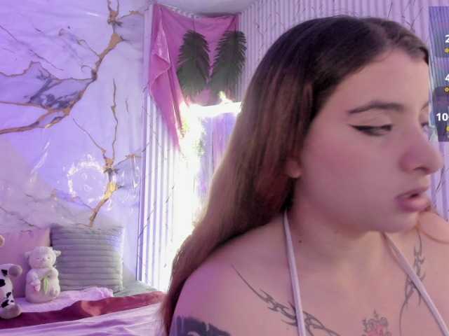 Naomy-tay1 — live female cam