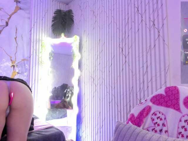 Naomy-tay1 live cam on BongaCams