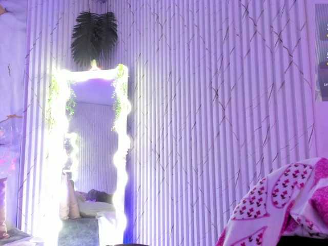 Naomy-tay1 live webcam show