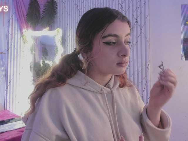 Naomy-tay1 live cam on BongaCams