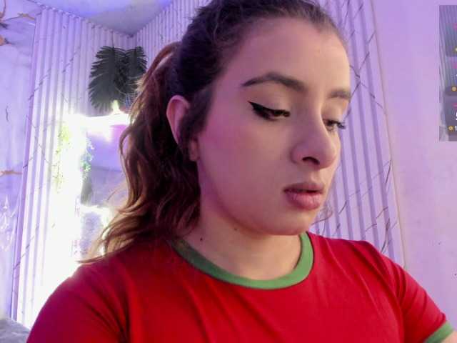 Naomy-tay1 live webcam show