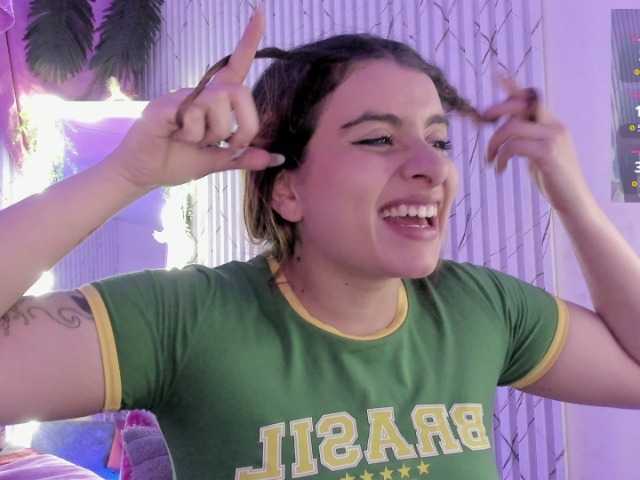 Naomy-tay1 live cam on BongaCams