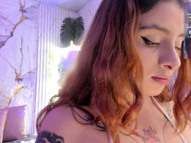 Naomy-tay1 live webcam show