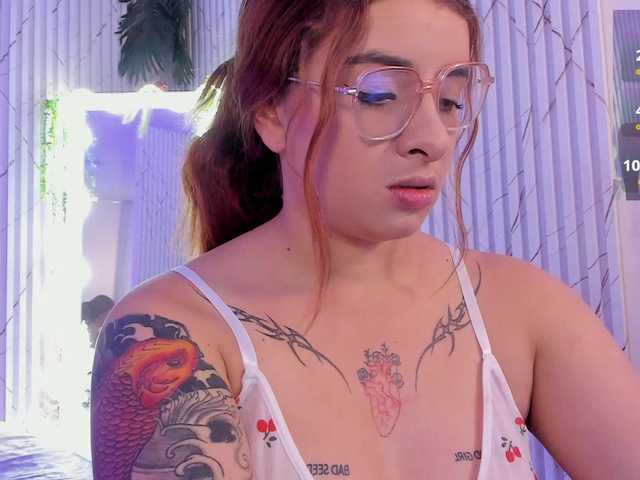 Naomy-tay1's BongaCams show and profile