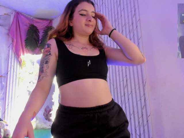 Naomy-tay1 live cam on BongaCams