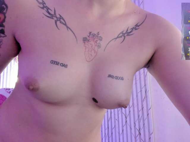Naomy-tay1 live cam on BongaCams