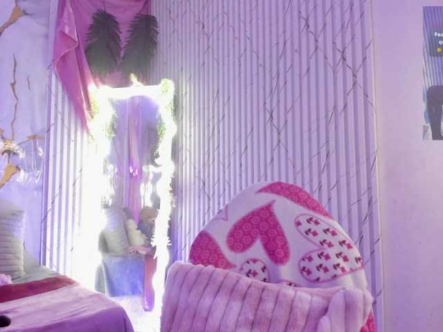 Naomy-tay1 live cam on BongaCams
